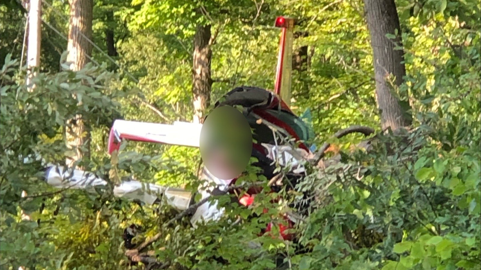 Pilot killed, 2 people injured in small plane crash near Ottawa airport