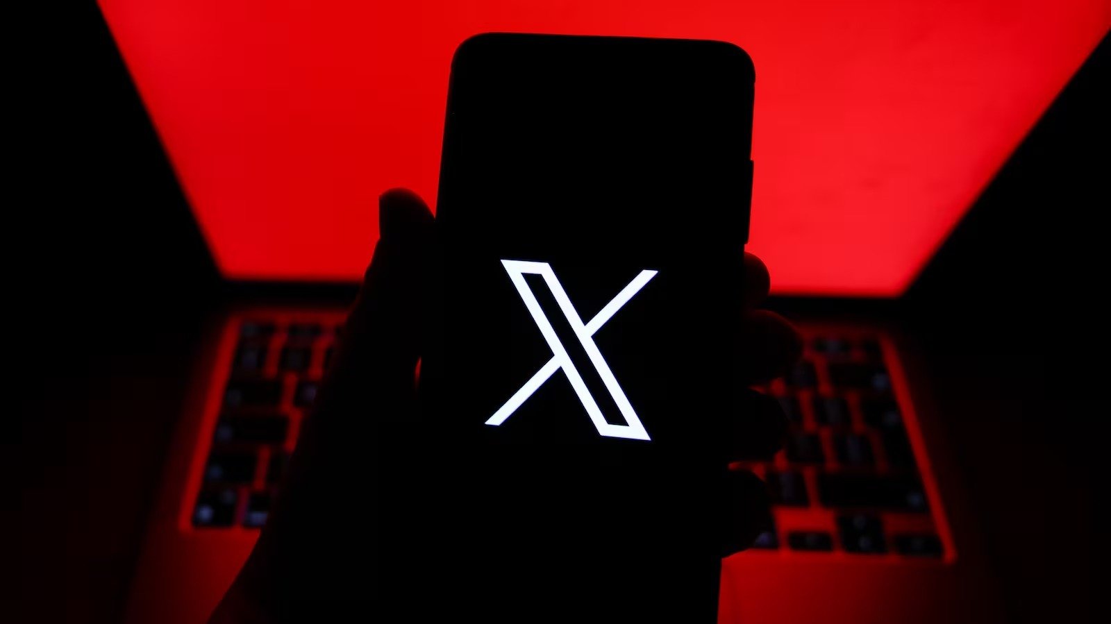 X Hit By Widespread Global Outage; Users Worldwide Report Access Issues