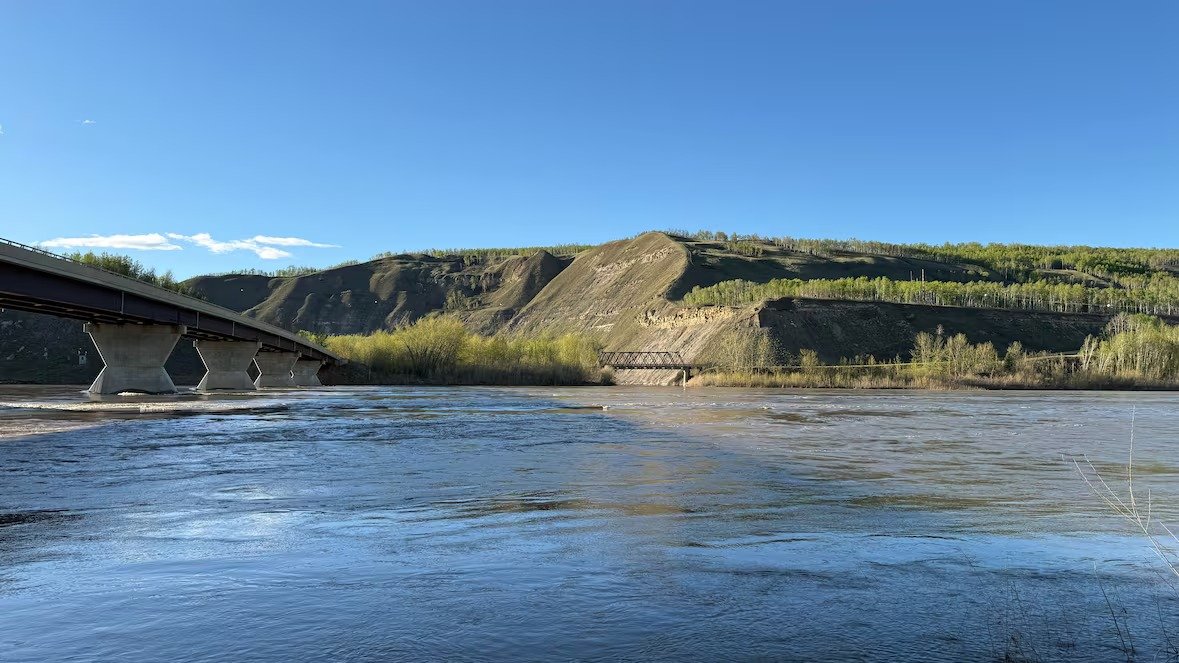 Province ‘seriously’ considering two hydro dam in B.C.
